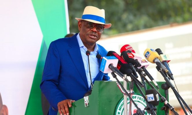 WIke promises Pay Rise for Music Band after singing in ‘Chinese’ during Road Unveiling