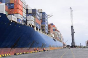 The-Maerskline-Stardelhorn-vessel-the-biggest-container-ever-at-any-Nigerian-port.jpg