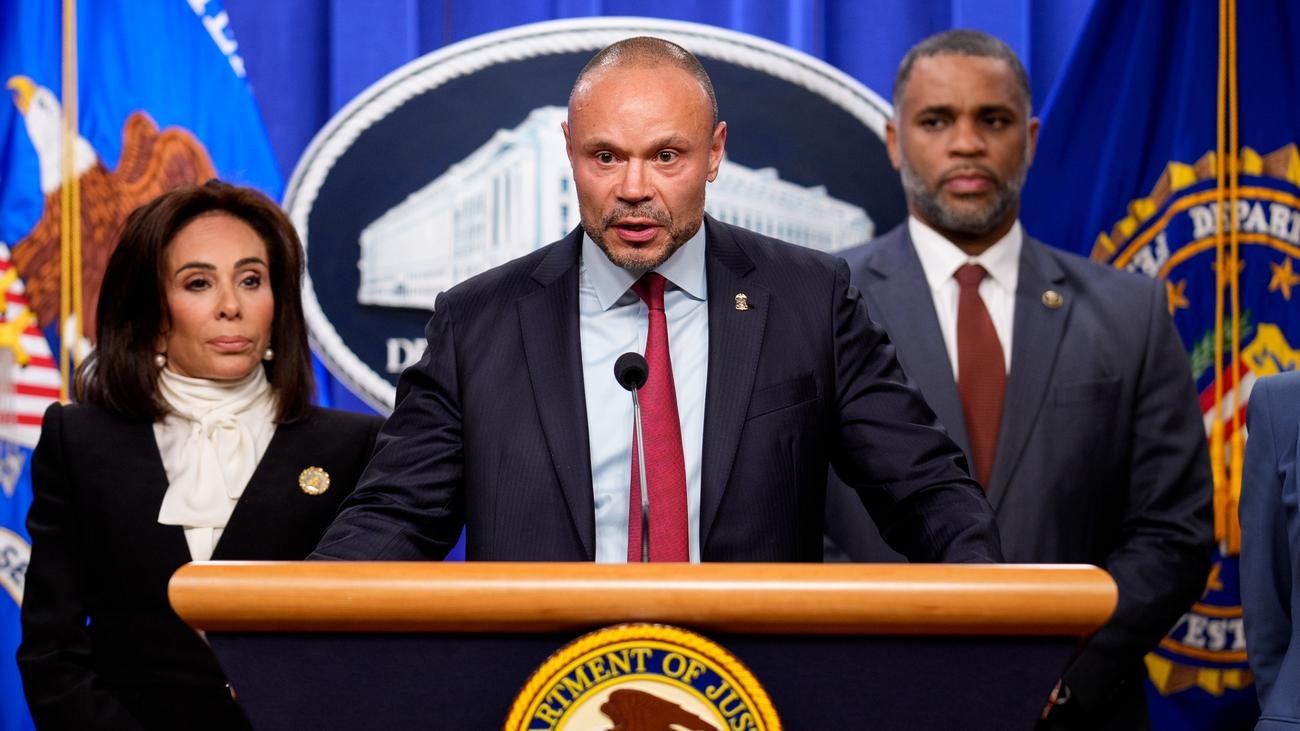 FBI: Dan Bongino resigns as FBI deputy director